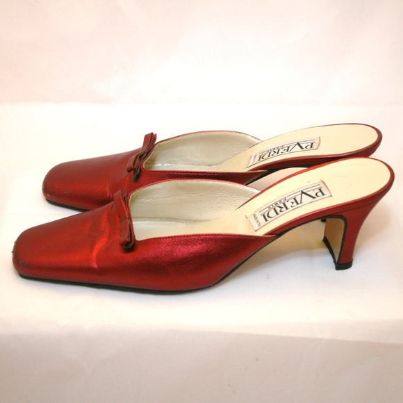 Red Mule by V. Perdi (Paris) - Picture 1 of 1